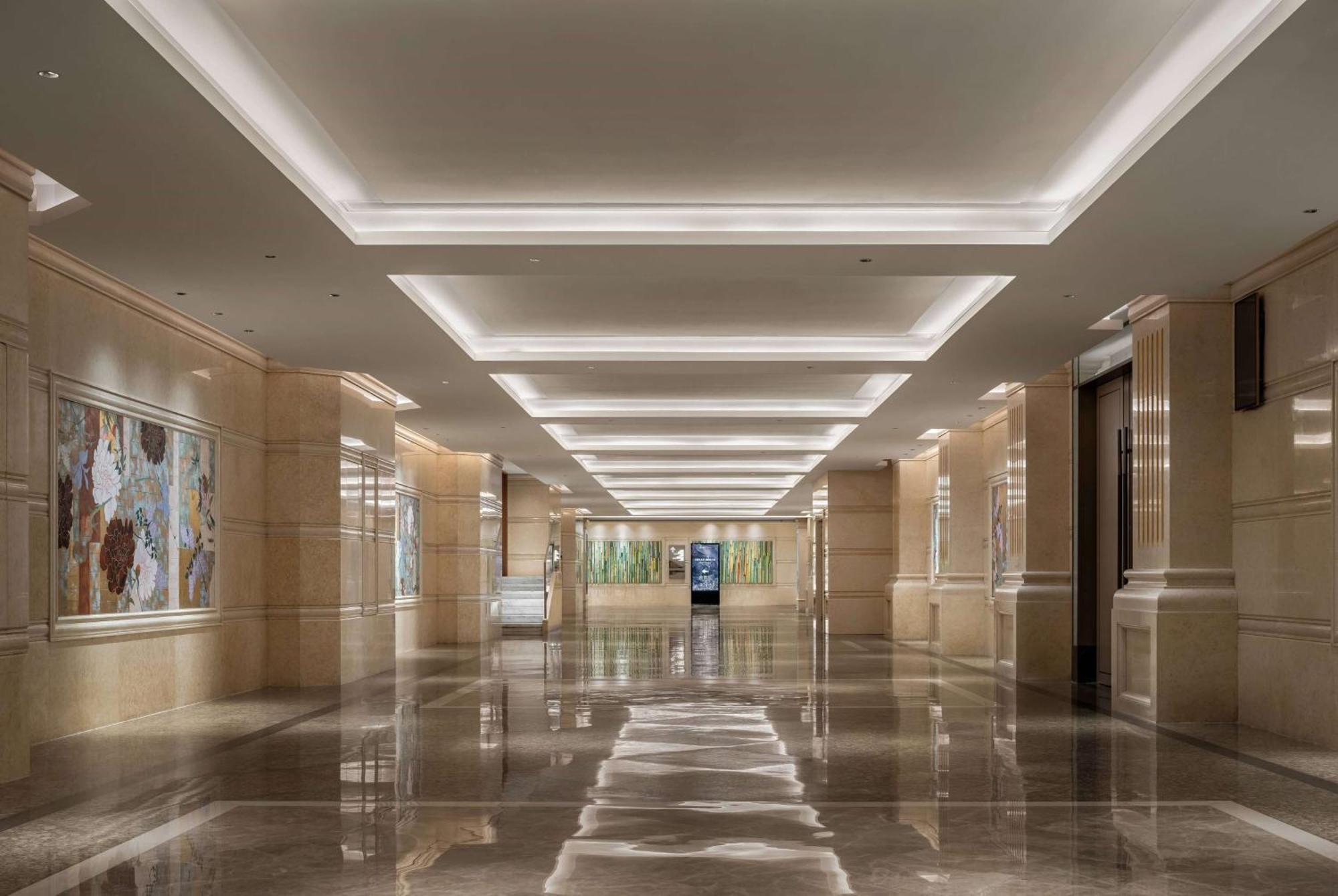 Wyndham Grand Zhaoqing Downtown Hotel Exterior photo